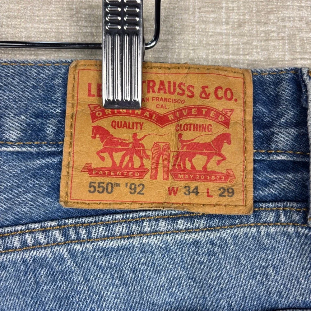 Levis 550 92 Relaxed Tapered Mens 34x29 Jeans Light Washed Blue Workwear Denim